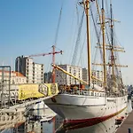 In With Stunning Sea Views * 奥斯滕德